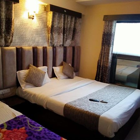 Hotel Dream Inn Αχμπανταμπάντ Εξωτερικό φωτογραφία