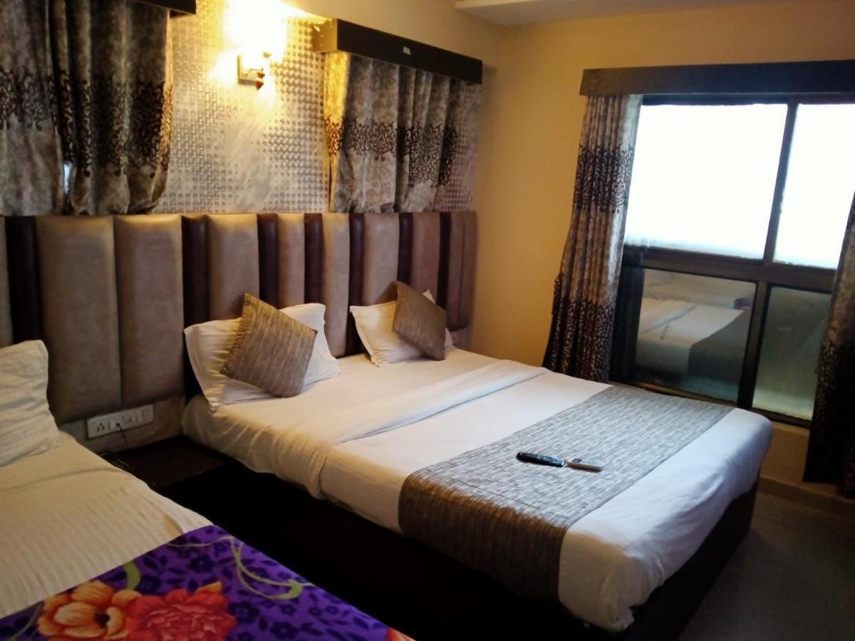 Hotel Dream Inn Αχμπανταμπάντ Εξωτερικό φωτογραφία